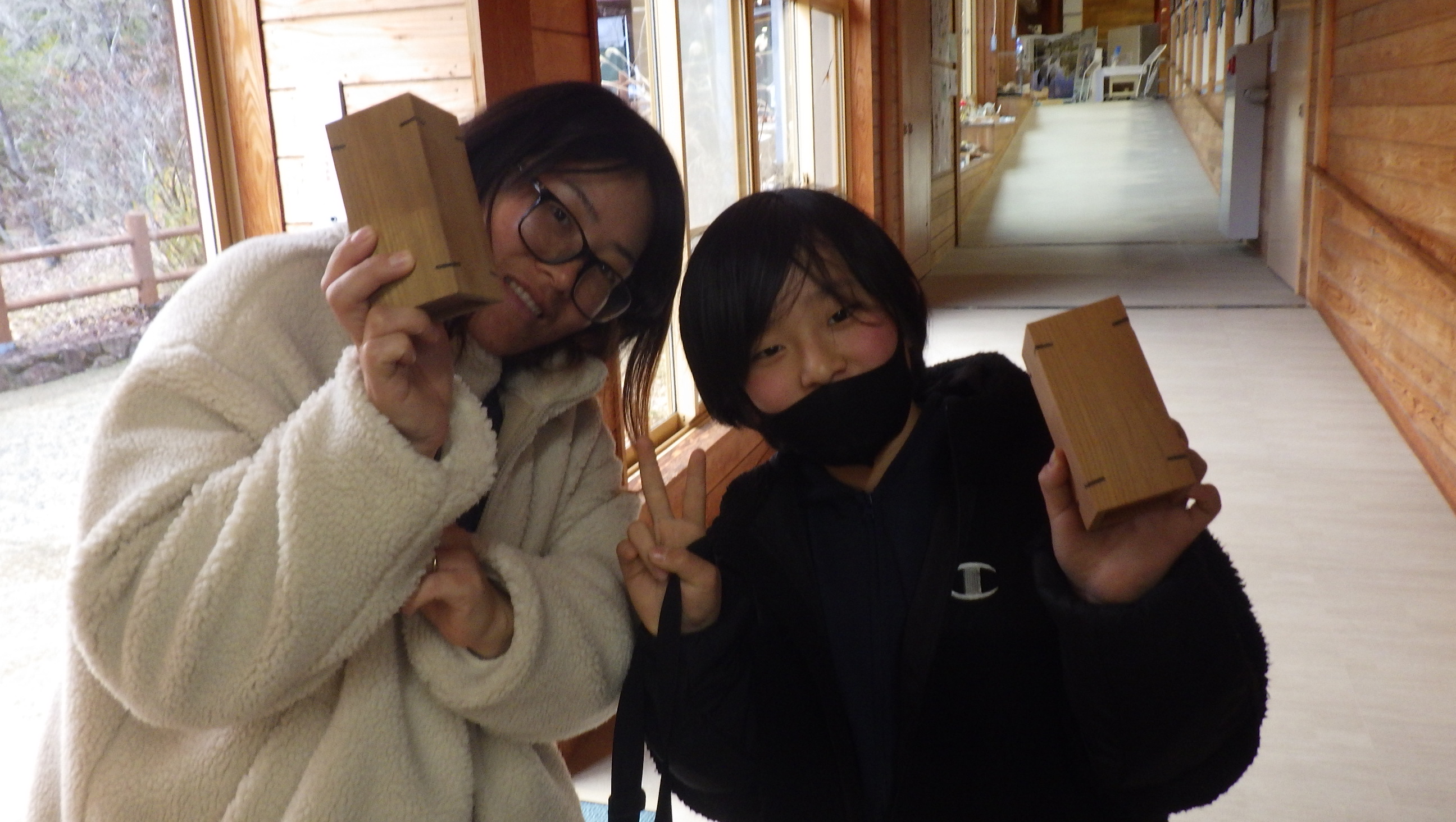 大工さんと一緒にペン立てづくり