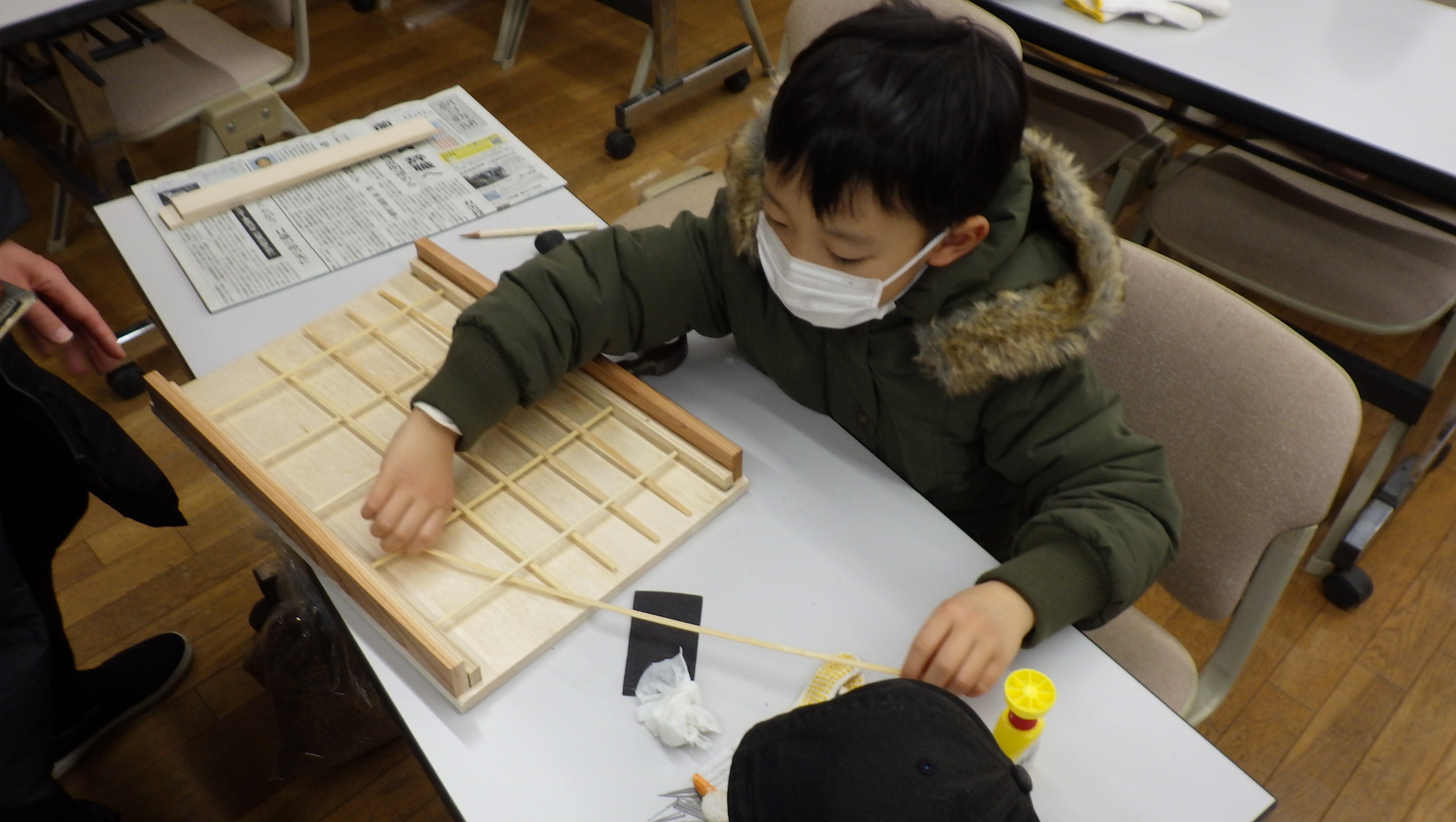 やってみよう実験企画～土壁で家族手形をつくりましょ～