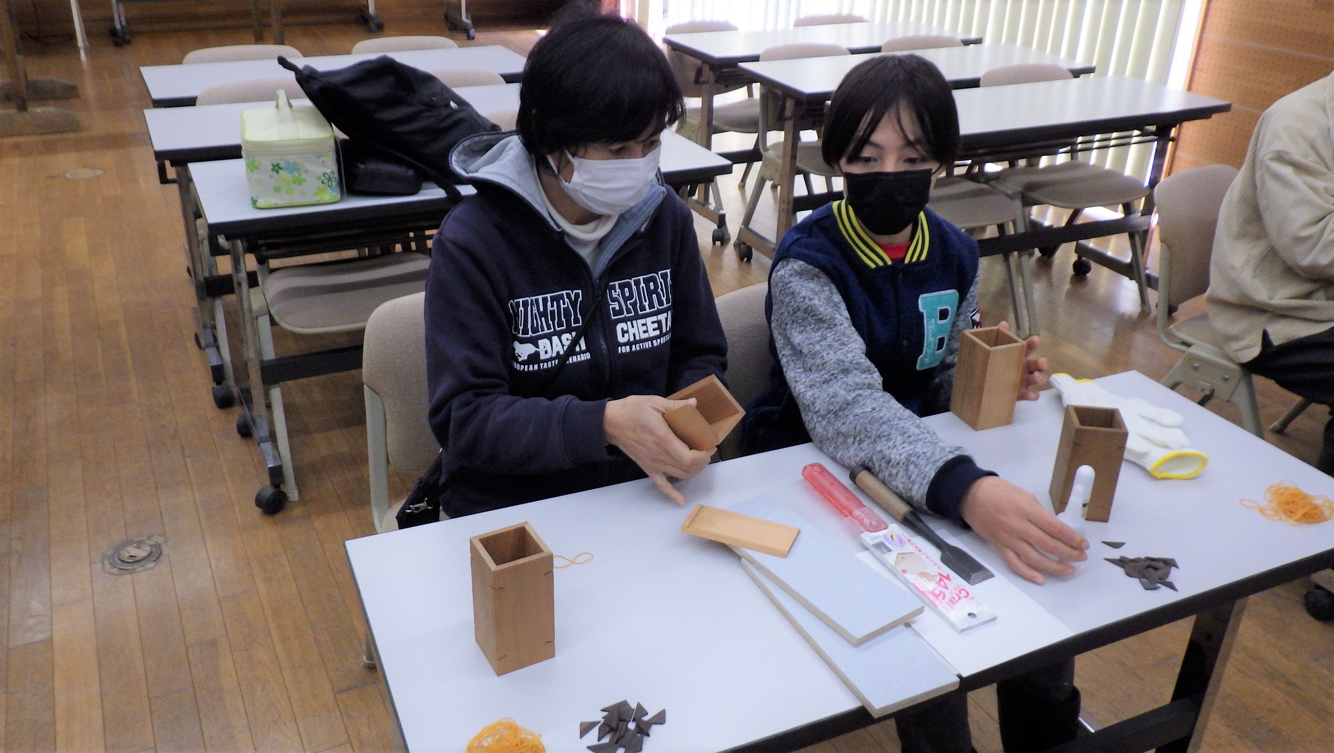 将来の夢応援企画！大工さんと一緒にペン立て作り！