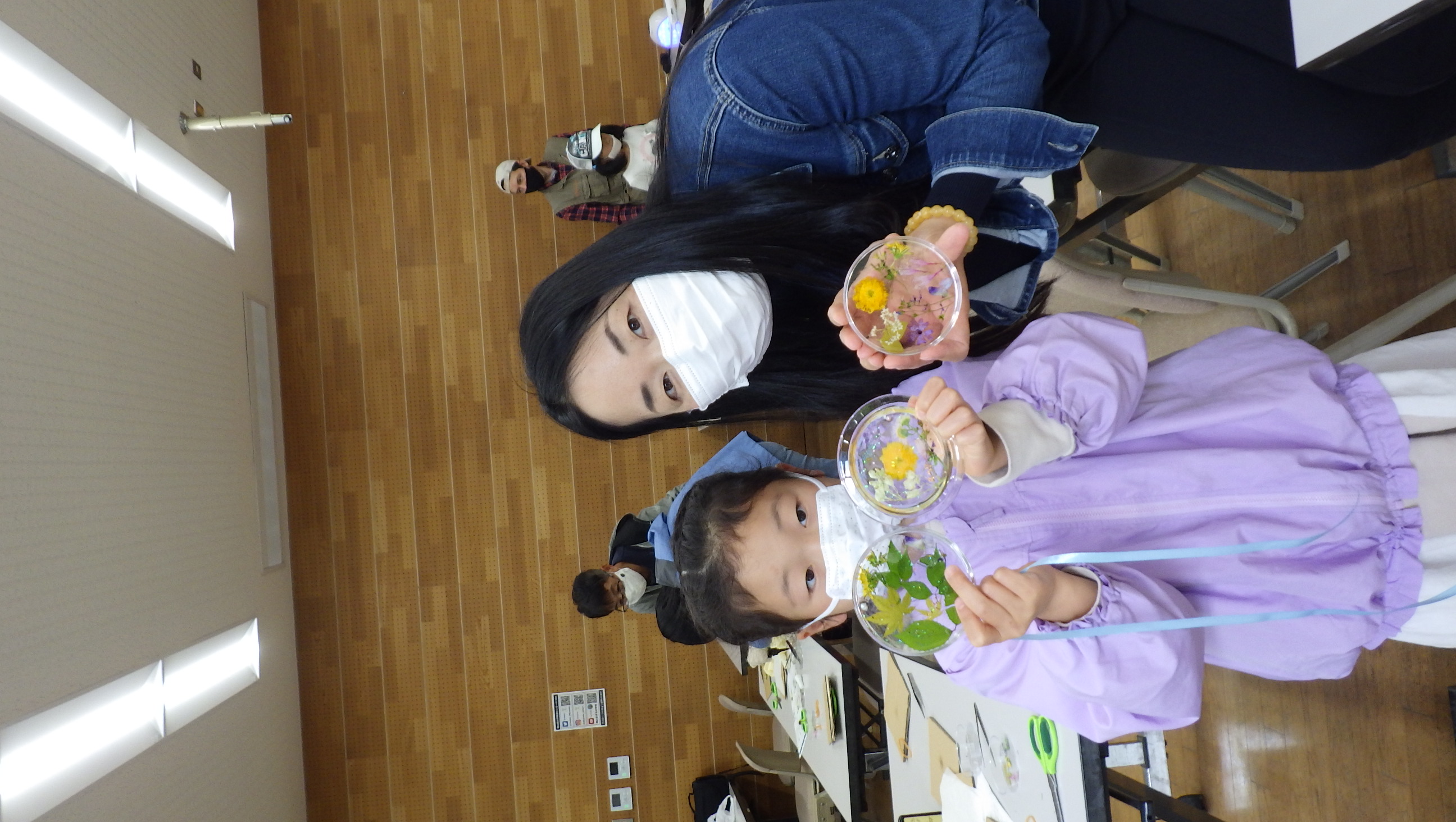 お父さんとお子さんで野草のコースターを作ろう